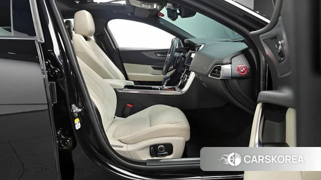Jaguar XE id 4310074 из Кореи 18