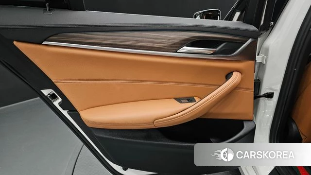 BMW 5 Series (G30) id 4435125 из Кореи 18