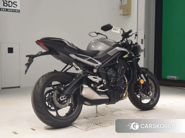 Проданный Triumph STREET TRIPLE R 2024 из Японии, фото 2