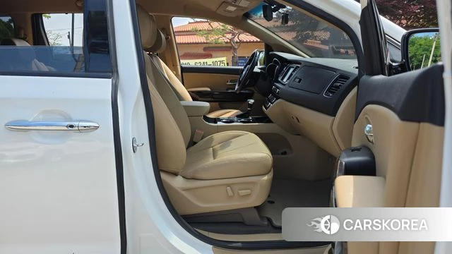 Kia The New Carnival id 4403388 из Кореи 18