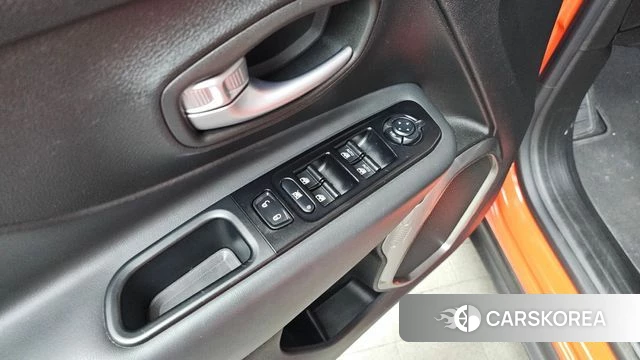 Jeep Renegade id 4232134 из Кореи 18