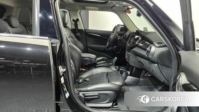 Mini Cooper S id 4836379 из Кореи 18
