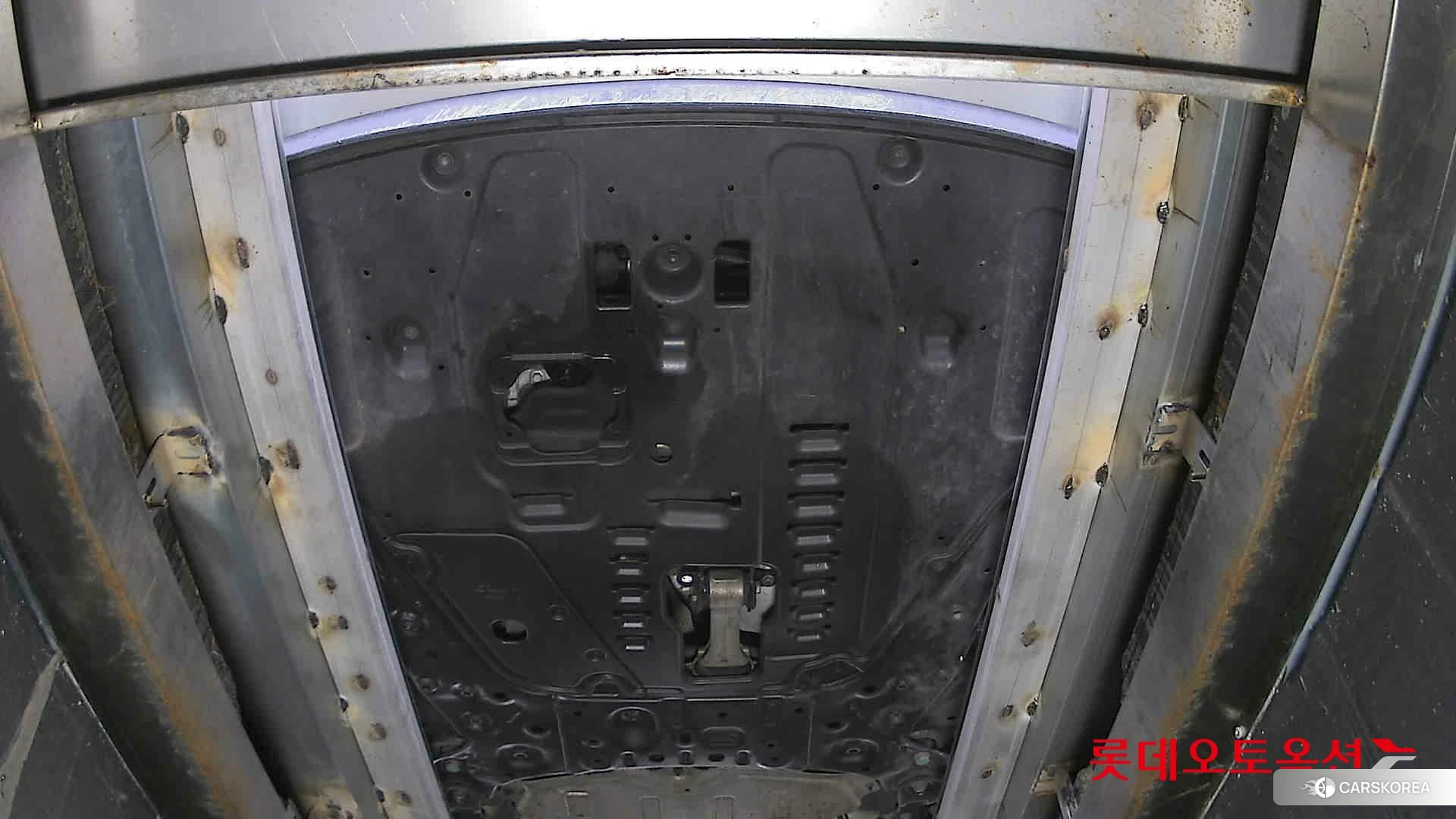 Kia Carnival id 3875683 из Кореи 18