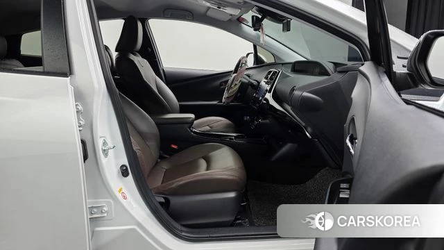 Toyota Prius 4th Generation id 4309668 из Кореи 18