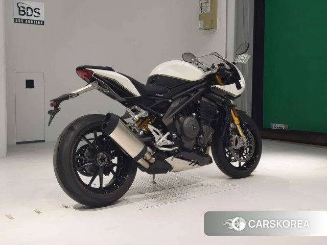 Проданный Triumph SPEED TRIPLE 1200 RR 2023 из Японии, фото 2