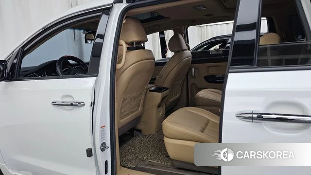 Kia All New Carnival id 4536677 из Кореи 18