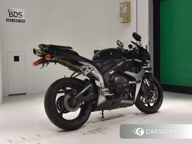 Проданный Honda CBR600RR 2011 из Японии, фото 2