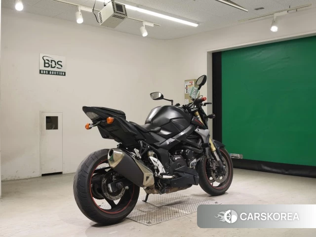 Проданный Suzuki GSR750 ABS 2013 из Японии, фото 2