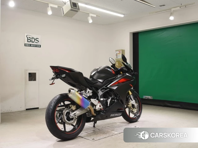Проданный Honda CBR250RR 2017 из Японии, фото 2