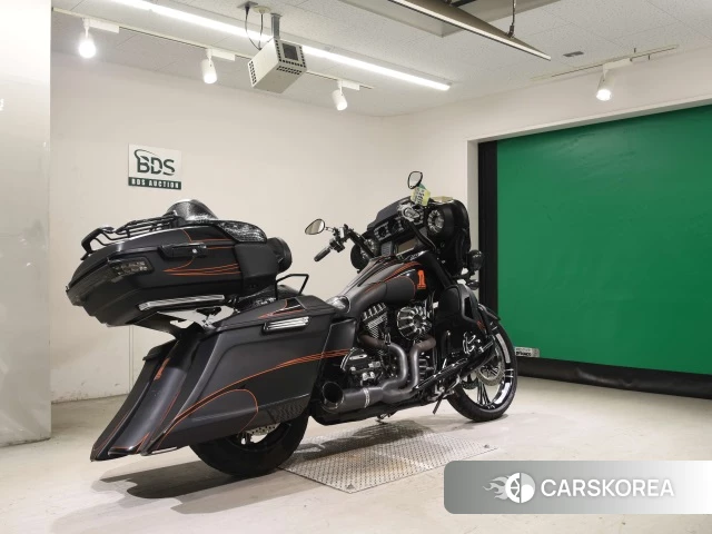 Проданный Harley-Davidson Electra Glide FLHTKSE1800 CVO 2014 из Японии, фото 2