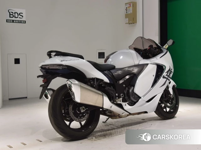 Проданный Suzuki GSX1300R HAYABUSA 2021 из Японии, фото 2