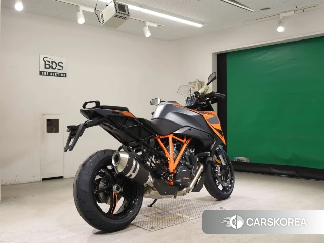 Проданный KTM 1290 SUPER DUKE GT 2022 из Японии, фото 2