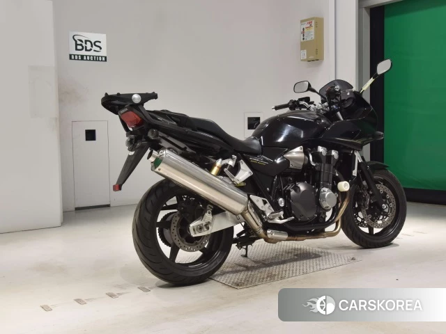 Проданный Honda CB1300SF BOLDOR 2011 из Японии, фото 2