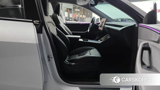 Tesla Model Y id 4706000 из Кореи 18
