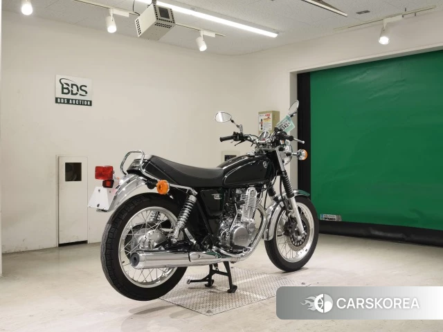 Проданный Yamaha SR 400 2019 из Японии, фото 2