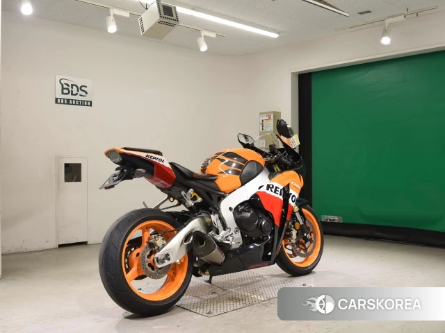 Проданный Honda CBR1000RR 2017 из Японии, фото 2