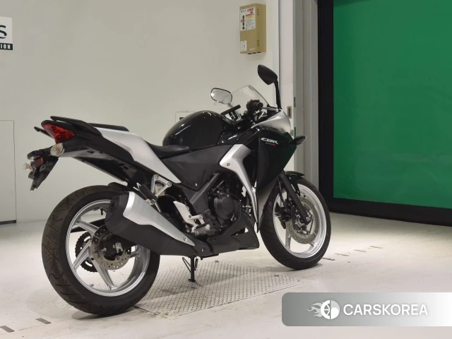 Проданный Honda CBR250R 2011 из Японии