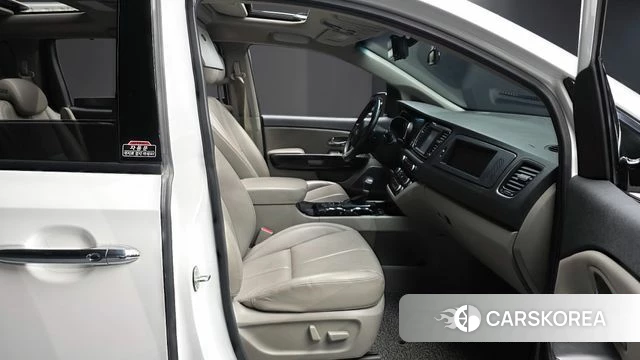 Kia The New Carnival id 4446871 из Кореи 18