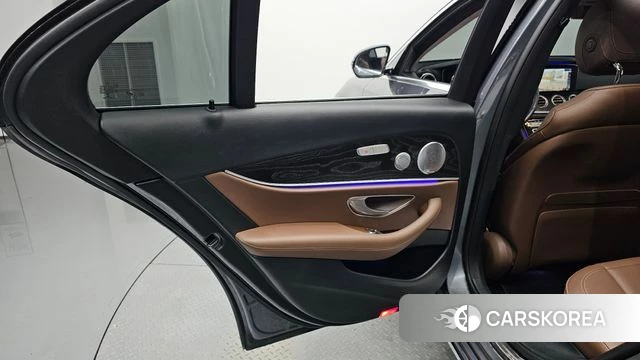 Mercedes-Benz E-Class W213 id 4536293 из Кореи 18