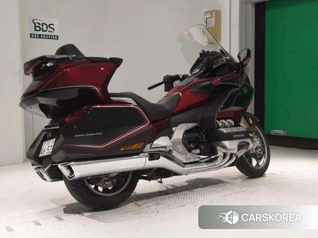 Проданный Honda GL1800 TOUR DCT 2018 из Японии, фото 2