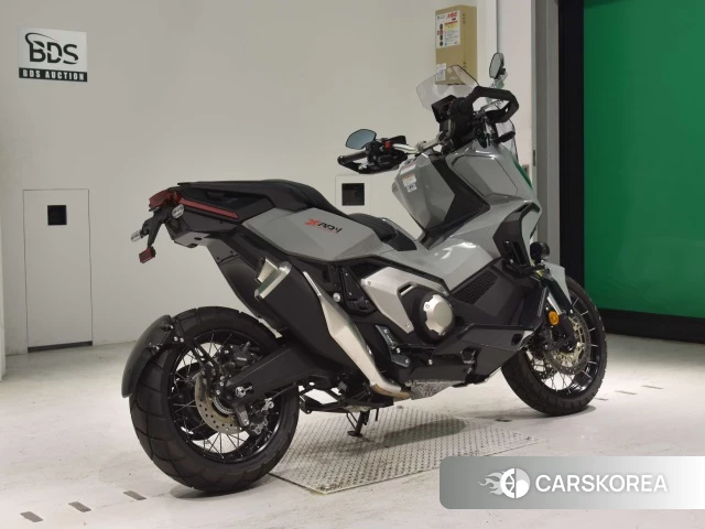 Проданный Honda X-ADV 750 2023 из Японии, фото 2