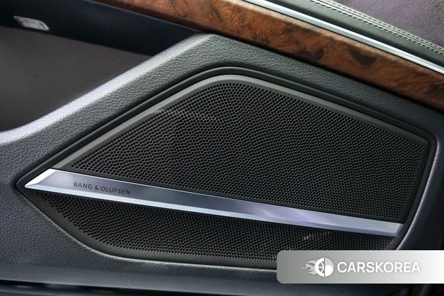 Audi A8 id 4210122 из Китая 18