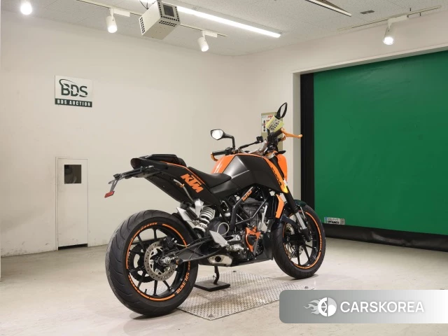 Проданный KTM 125 DUKE 2012 из Японии, фото 2