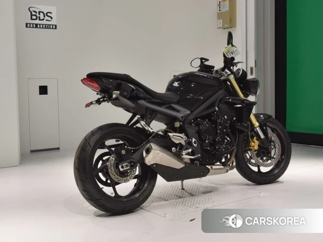 Проданный Triumph STREET TRIPLE 2014 из Японии, фото 2
