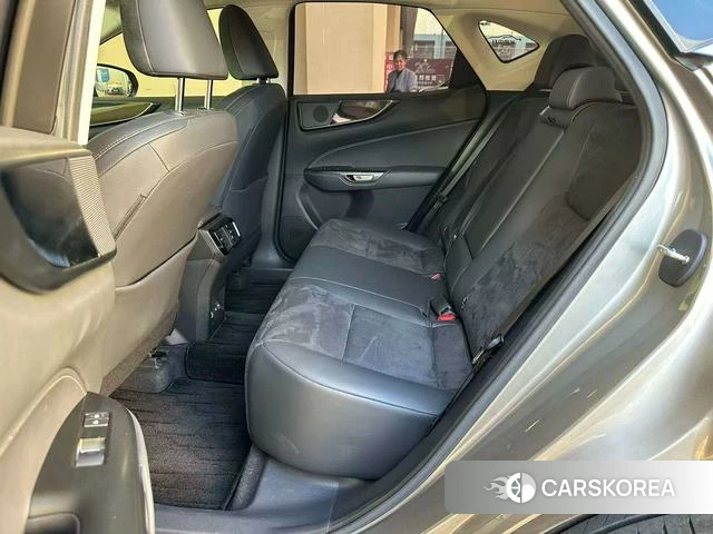 Lexus NX id 4273944 из Китая 18