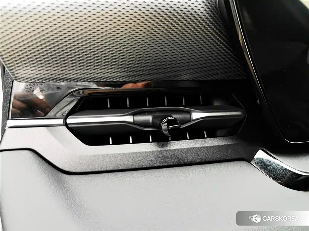 Audi Q6L id 4515283 из Китая 18