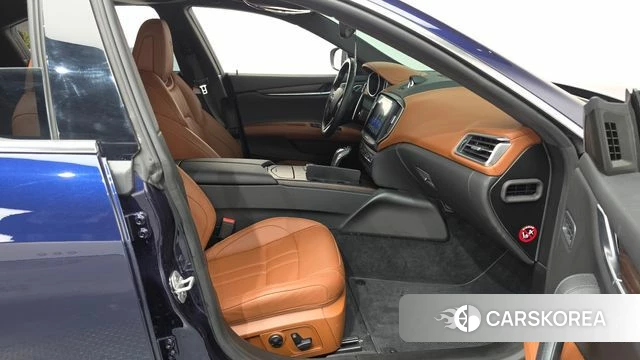 Maserati Ghibli id 4550896 из Кореи 18