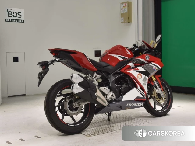 Проданный Honda CBR250RR 2017 из Японии, фото 2