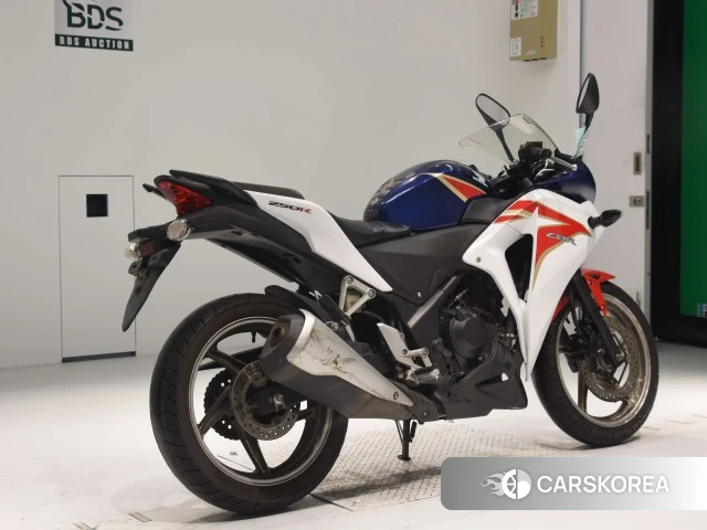 Проданный Honda CBR250R 2011 из Японии, фото 2