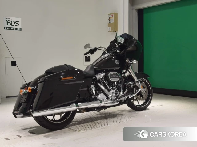 Проданный Harley-Davidson Road Glide FLTRXS1870 2021 из Японии, фото 2