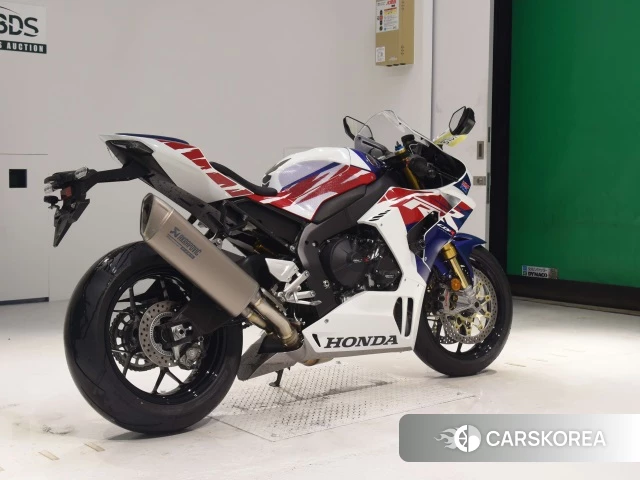 Проданный Honda CBR1000RR-R FIREBLADE SP 2022 из Японии, фото 2