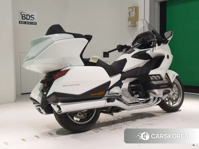 Проданный Honda GL1800 TOUR DCT 2021 из Японии, фото 2