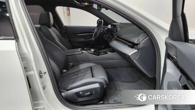 BMW 5 Series (G60) id 4201148 из Кореи 18