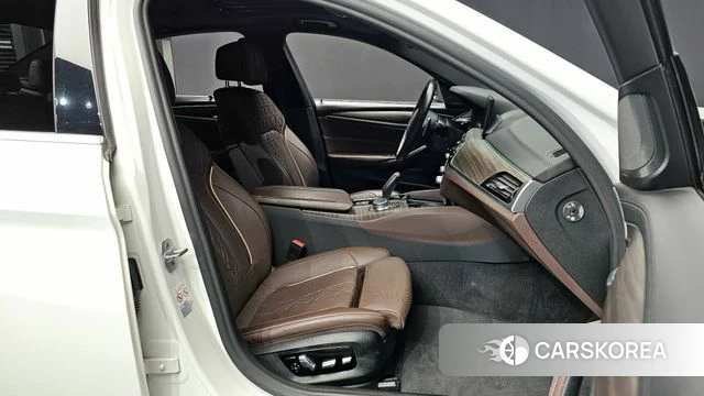 BMW 5 Series (G30) id 4284439 из Кореи 18
