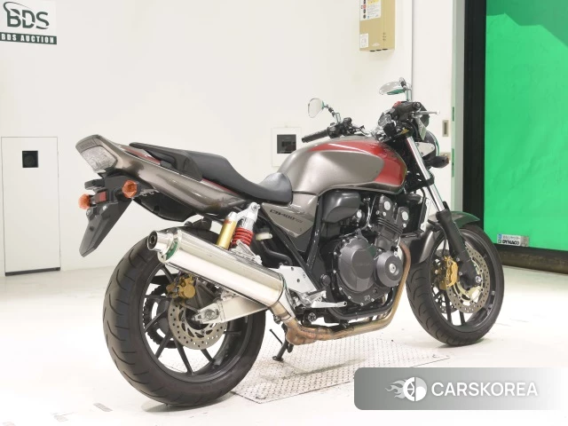 Проданный Honda CB400SF 2017 из Японии