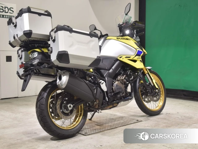 Проданный Suzuki V-STROM 1050DE 2023 из Японии