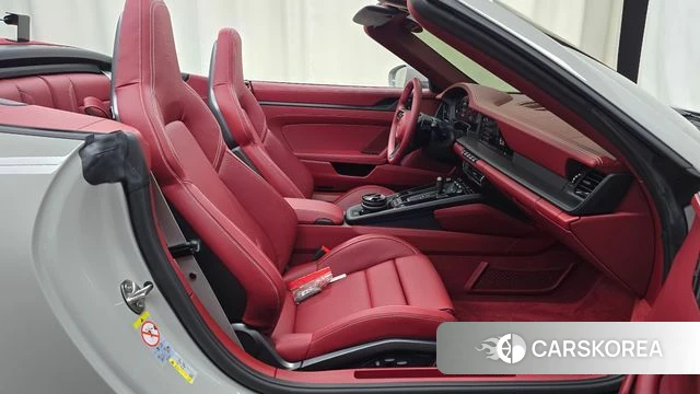 Porsche 911(992) id 4349112 из Кореи 18