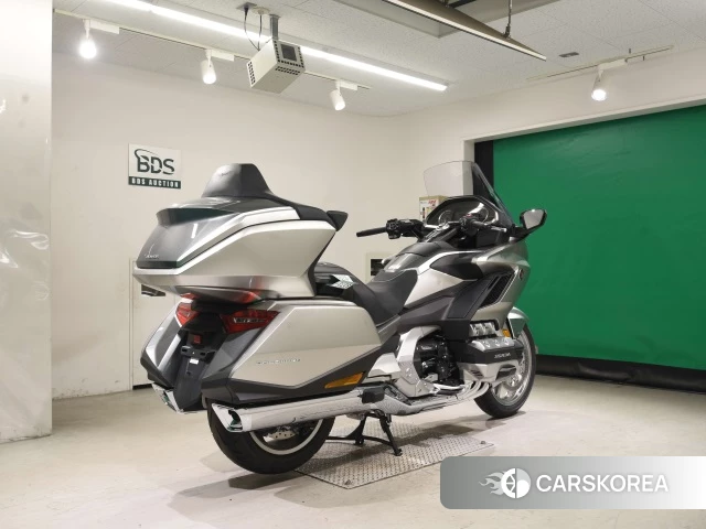 Проданный Honda GL1800 TOUR DCT 2024 из Японии, фото 2