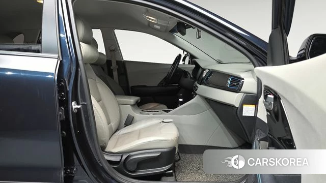 Kia Niro id 4742142 из Кореи 18