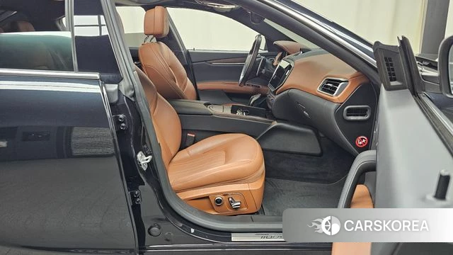 Maserati Ghibli id 4422937 из Кореи 18