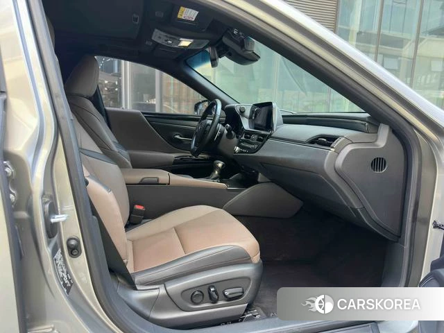 Lexus ES id 4220878 из Китая 18