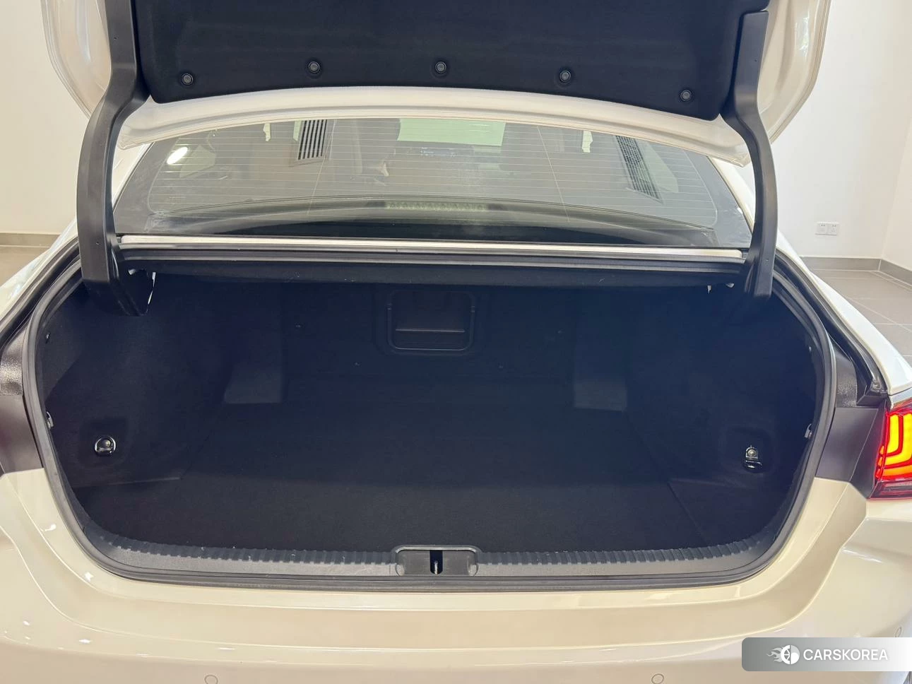 Lexus ES id 4405779 из Китая 18