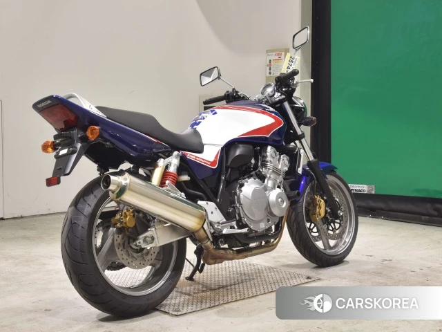 Проданный Honda CB400SF 2010 из Японии, фото 2