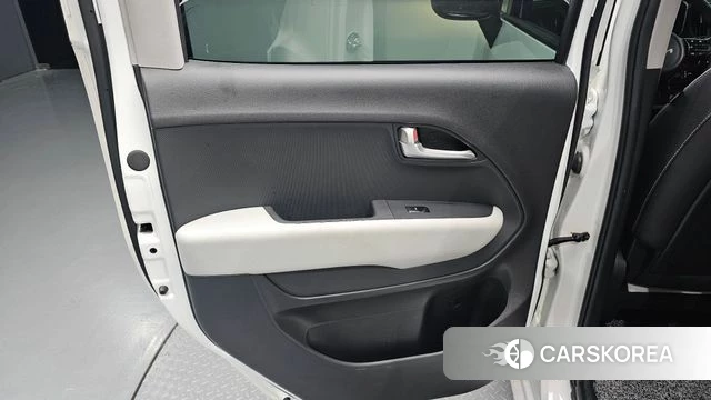 Kia The New Kia Ray EV id 4871036 из Кореи 18