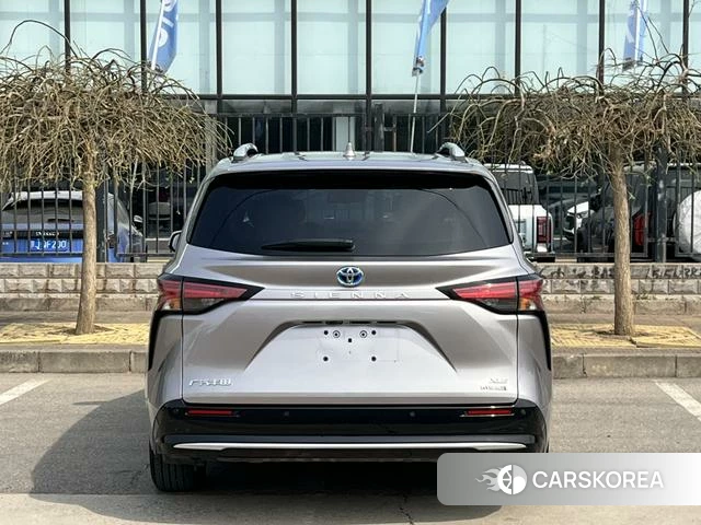 Toyota Saina id 4278822 из Китая 18