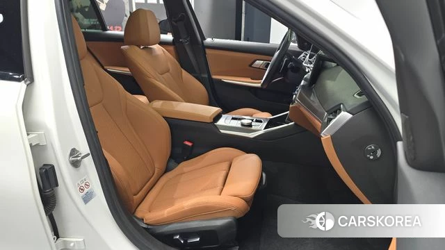 BMW 3 Series (G20) id 4696351 из Кореи 18